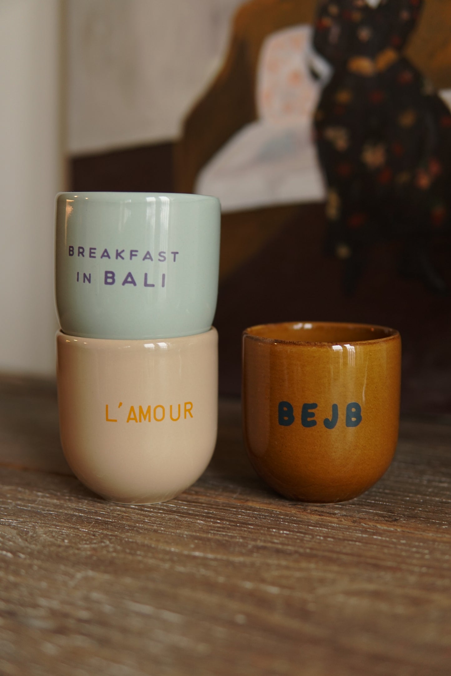 Sisi mug, B E J B