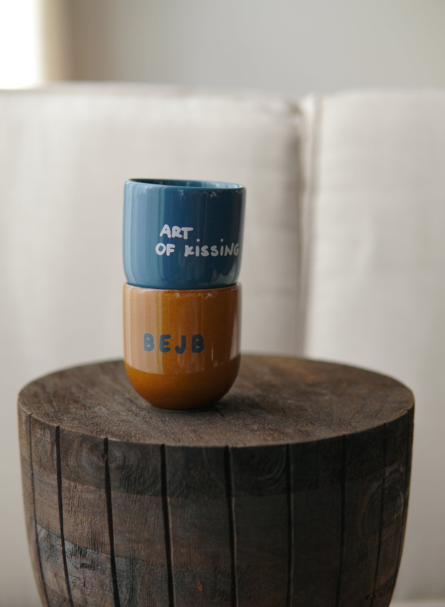 Sisi mug, B E J B