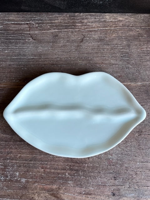 Sisi plate, Lips mint