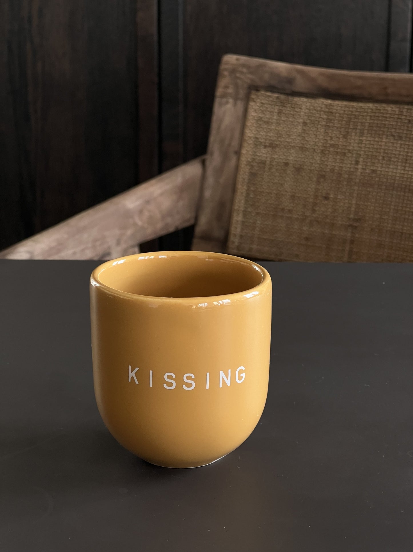 Sisi mug, kissing