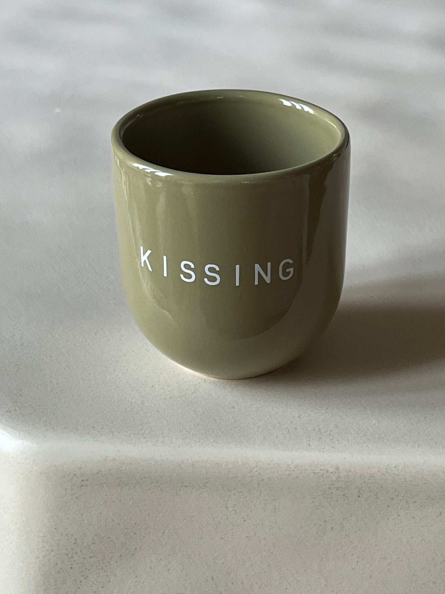 Sisi cup, Kissing green